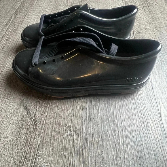 Melissa Lace Up Waterproof “Be” Lace Up Sneaker Black - Picture 11 of 16